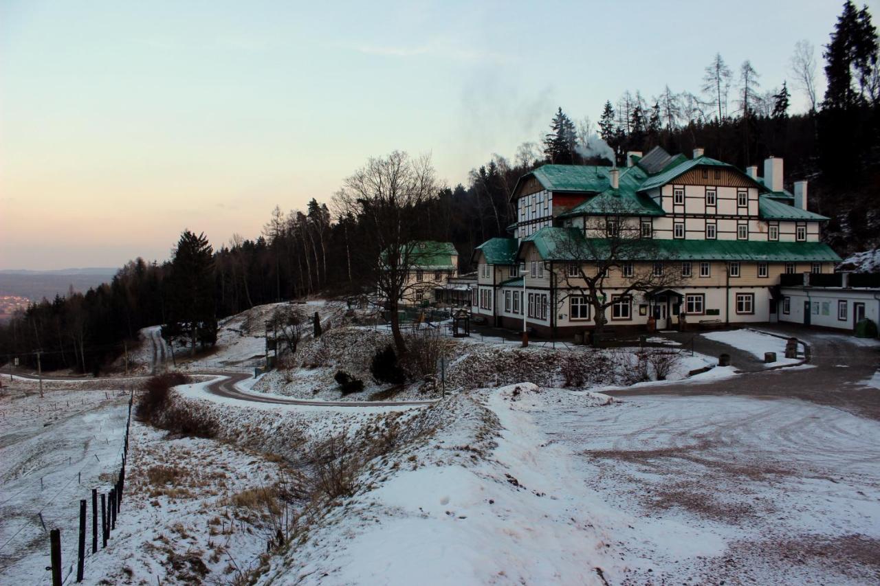 Retro Hotel Pod Zvicinou Bílá Třemešná Dış mekan fotoğraf